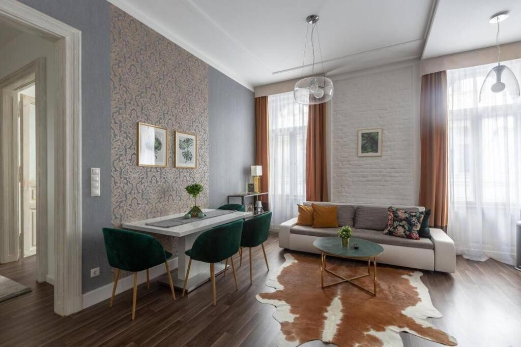 Chic, Captivating Space Near Opera House 부다페스트 외부 사진