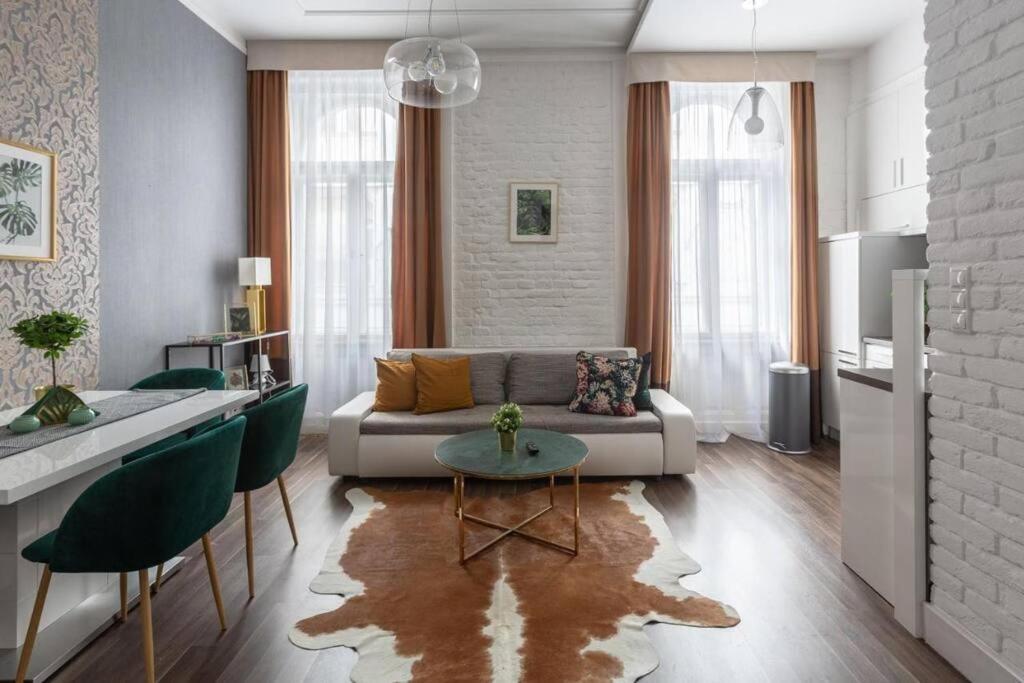Chic, Captivating Space Near Opera House 부다페스트 외부 사진